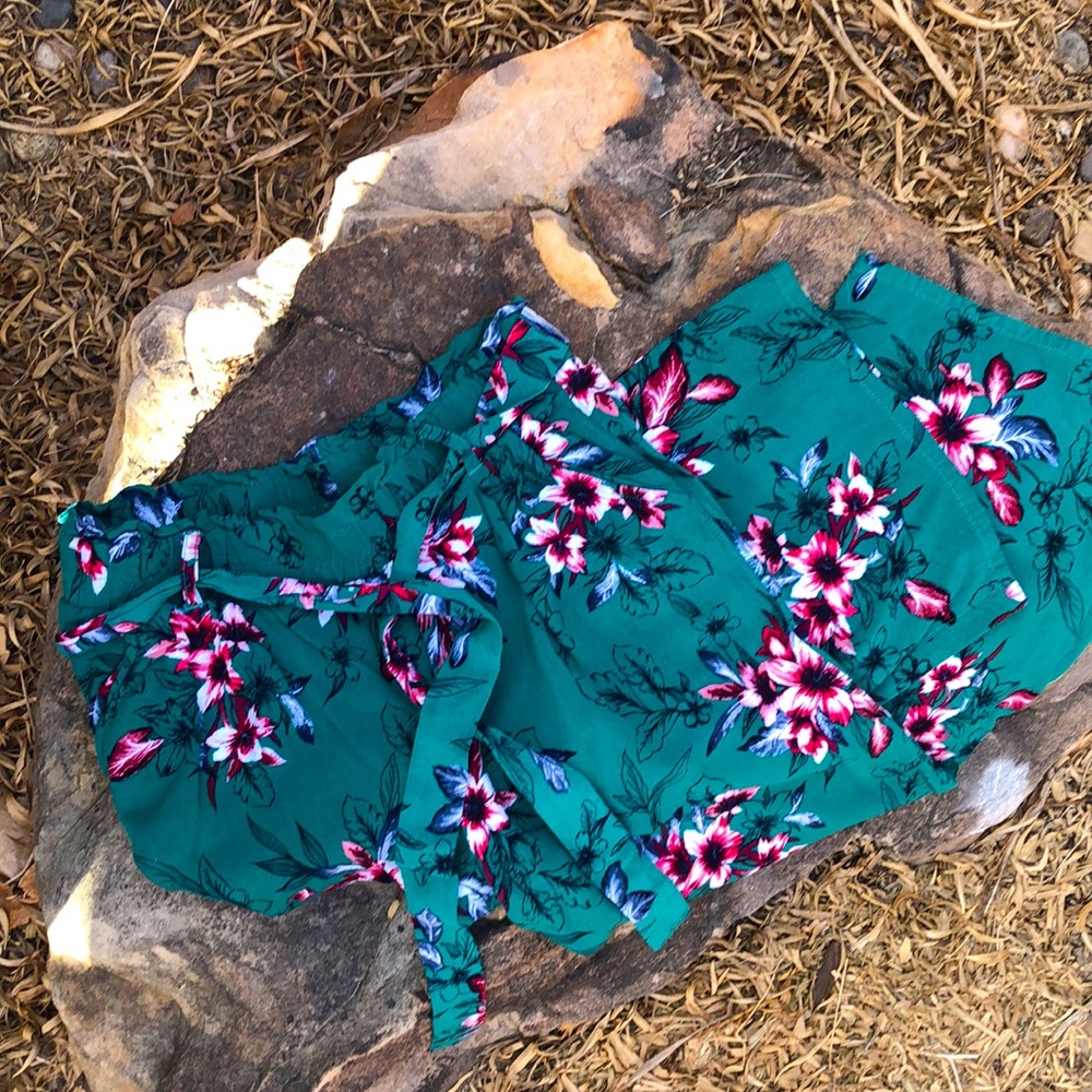 Candie’s floral cropped pants
